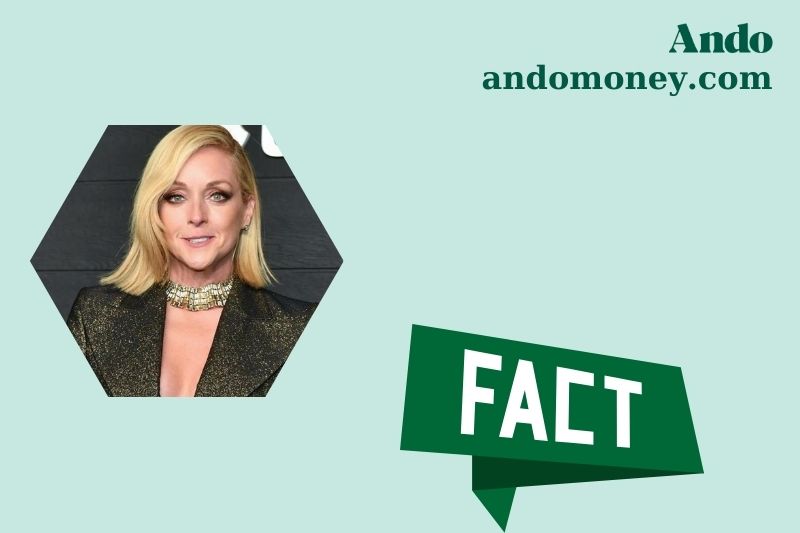 Jane Krakowski fast facts