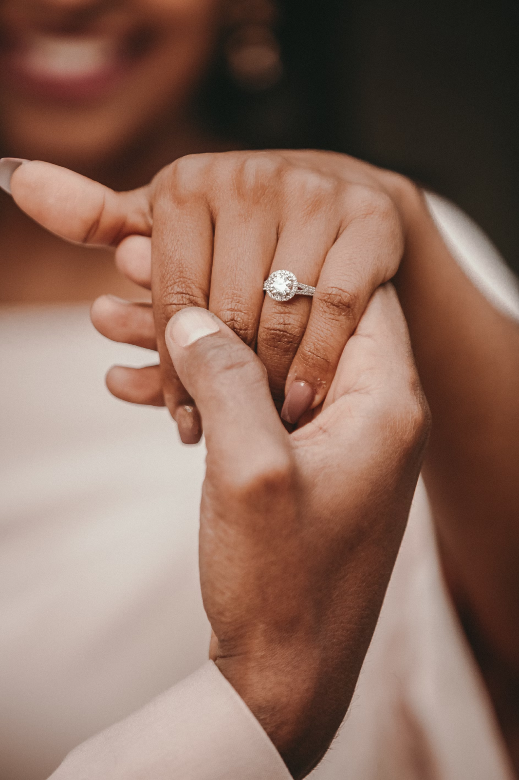 Custom vs. Ready-Made: Which Engagement Ring Option is Right for You?