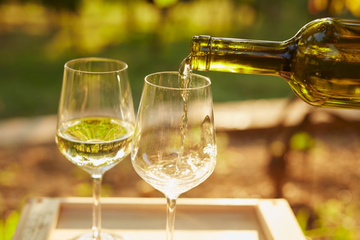 Why Buying White Wine Online is the Best Choice for Wine Lovers