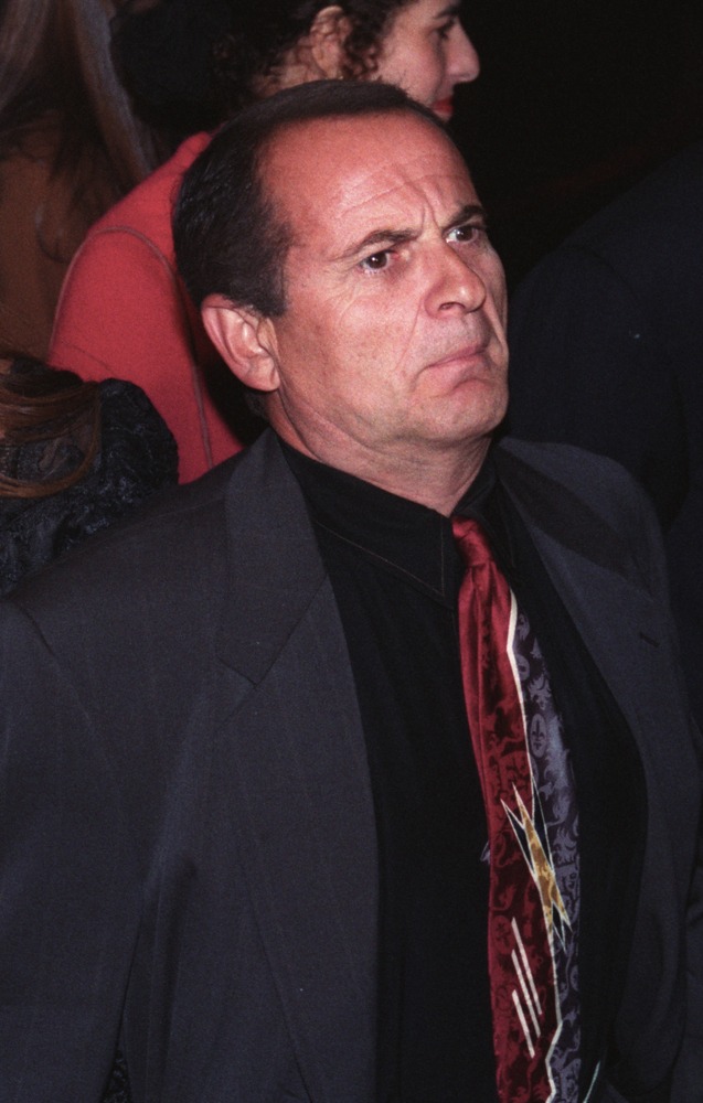 Los, Angeles, around, 1993: actor, Joe, Pesci, leaves, chasing, restaurant.